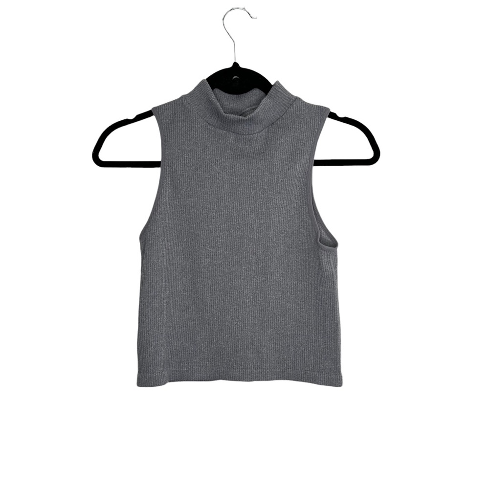 One Step Up Women’s Size S/M Sleeveless Mock Neck Top.